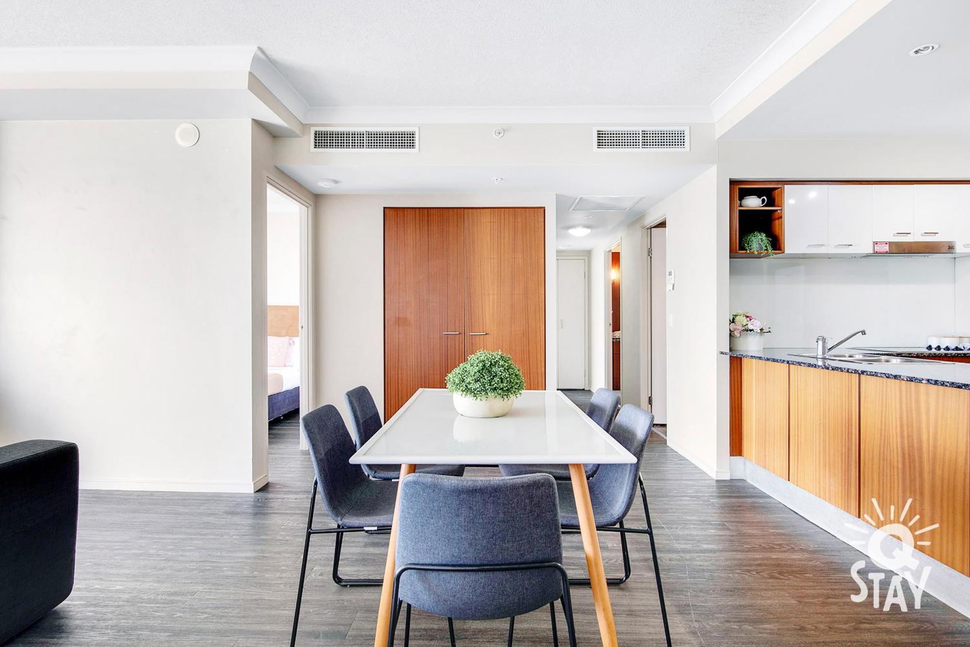 Chevron Renaissance Surfers Paradise Mid Week Madness Deal - Q Stay 黄金海岸 外观 照片