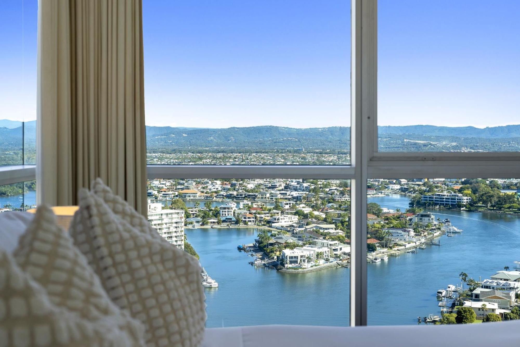 Chevron Renaissance Surfers Paradise Mid Week Madness Deal - Q Stay 黄金海岸 外观 照片