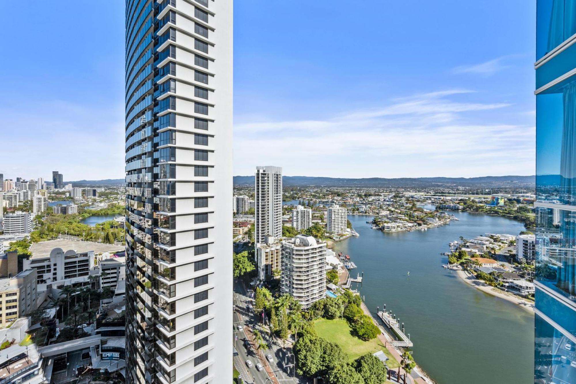 Chevron Renaissance Surfers Paradise Mid Week Madness Deal - Q Stay 黄金海岸 外观 照片