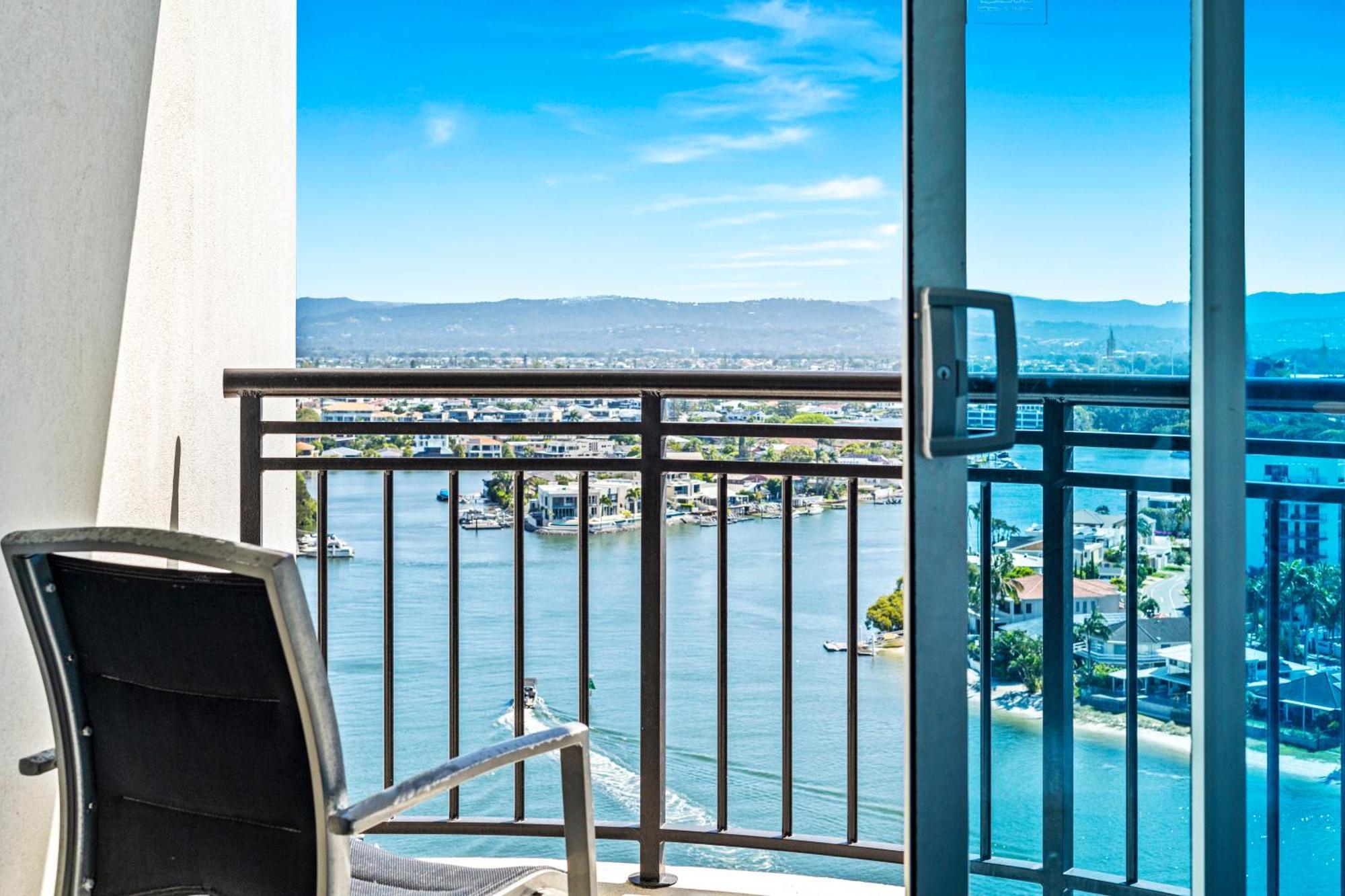 Chevron Renaissance Surfers Paradise Mid Week Madness Deal - Q Stay 黄金海岸 外观 照片