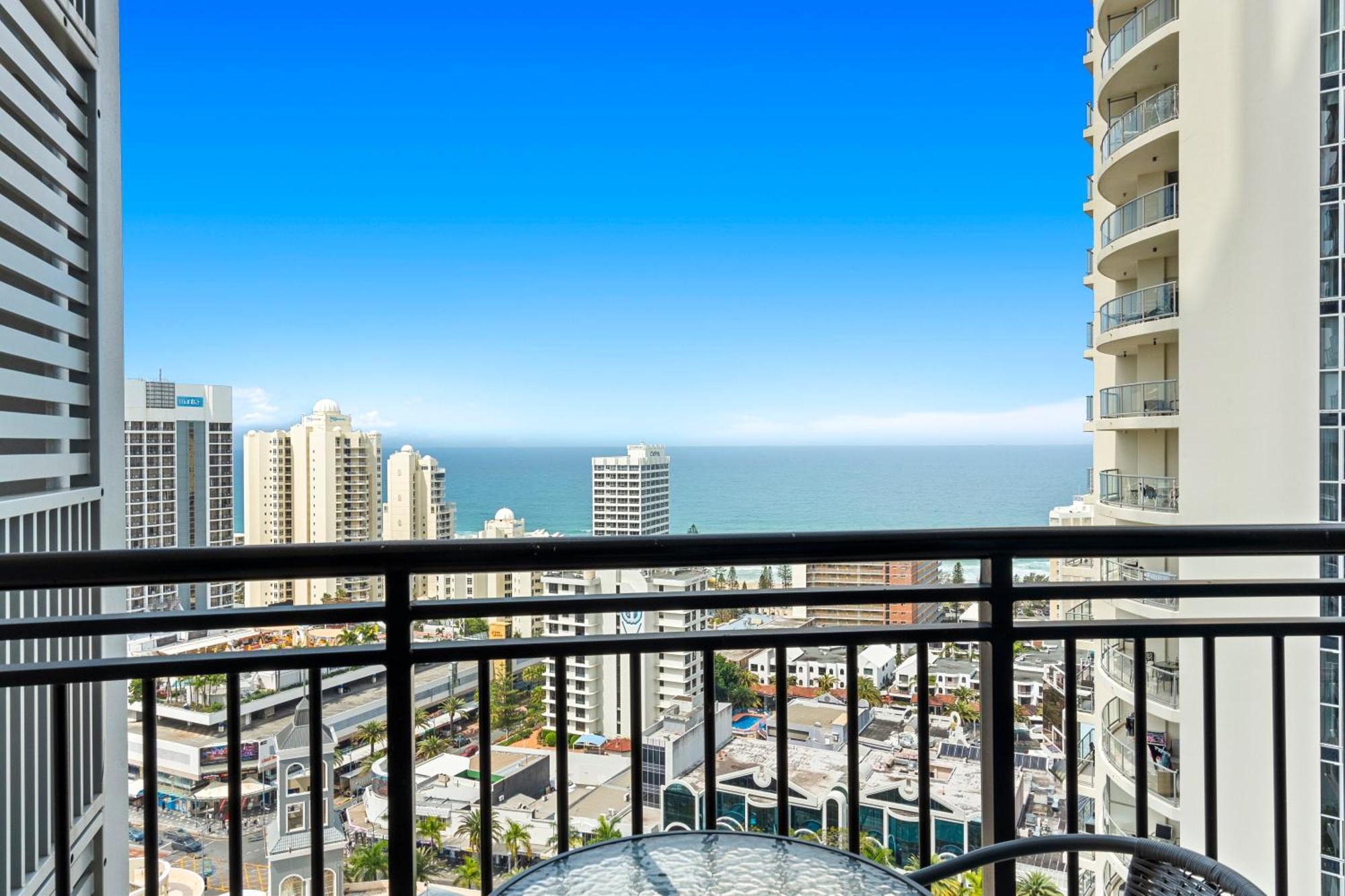 Chevron Renaissance Surfers Paradise Mid Week Madness Deal - Q Stay 黄金海岸 外观 照片